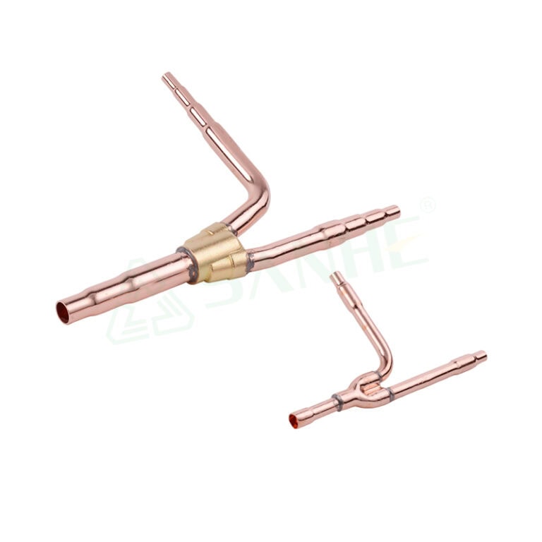 HVAC copper pipe fitting with multiple branches for refrigeration or air conditioning systems, made of copper with a brass connector.
